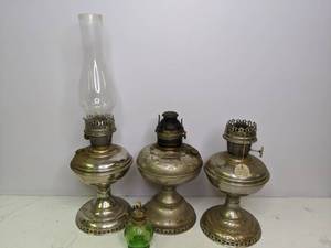 lot 127 image: Lot of Vintage Oil Lamps
