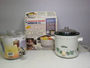 lot 129 image: Crock Pot, Drink Dispenser & Food Dehydrator