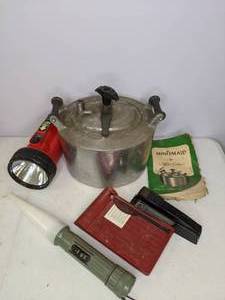 lot 275 image: Minitmaid Magic Cooker, Flashlights, Stapler & Mini Paper Cutter