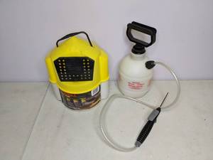 lot 266 image: Flow Troll Bait Bucket & Quik-Shot Marinade Injector