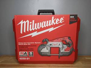 lot 3 image: Brand New Milwaukee Deep Cut Variable Speed Band Saw Kit