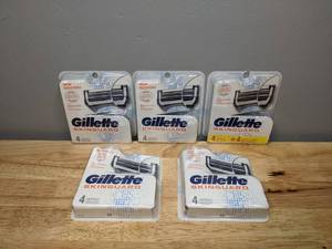lot 35 image: 20 Brand New Gillette Skin Guard Blades Sensitive Skin Shave