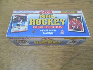 lot 8 image: 1990 Score Hockey Set of 445 Cards