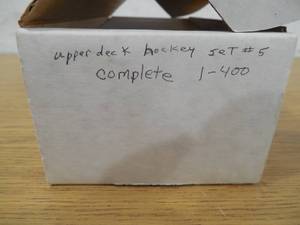 lot 18 image: 1990 Upper Deck Hockey Set 1-400