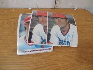 lot 24 image: (43) 1980 Topps Oversize Card Lot