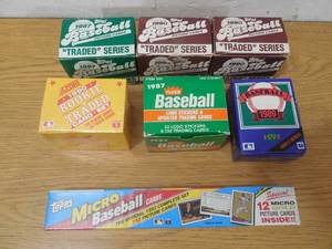 lot 29 image: (7) Baseball Set lot
