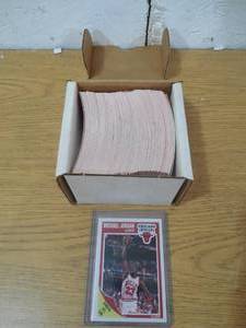 lot 30 image: 1989 Fleer Basketball Set with Michael Jordan #21