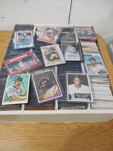 lot 38 image: 4 Row Box of Assorted Sports Cards - Awesome Lot