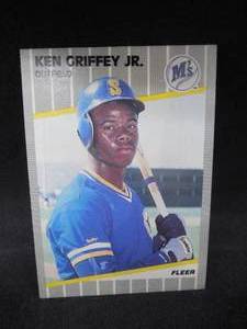 lot 99 image: 1989 Fleer Ken Griffey Jr. Rookie Card #548 - LK