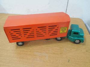 lot 129 image: Structo Cattle Farms Semi Truck & Trailer