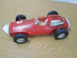 lot 132 image: 1960s Mattel V-Room Indy Car