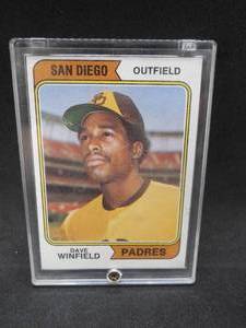 lot 187 image: 1974 Topps #456 Dave Winfield RC