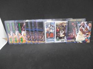lot 233 image: (11) 1992 Shaquille ONeal Rookie Card Lot