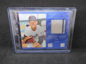 lot 278 image: 2002 Topps Jim kaat Game Worn Jersey Relic Card