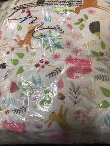 lot 10 image: Furry Friends Percale Comforter - FullQueen, 30284e-fq-multi, NEW