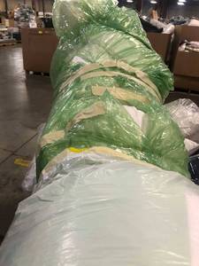 lot 14 image: Pillowtop 5 in. Queen Down Featherbed Mattress Topper, FA32-Q-WHITE, NEW
