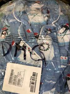 lot 63 image: Womens Penguin Medium 2-Piece Classic Pajama Set, 60005A-M-PENGUIN, NEW