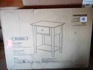 lot 16 image: Shaker Night Stand with Drawer