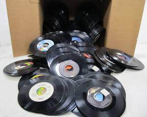lot 20 image: LARGE Lot of Vintage Vinyl 45 Records