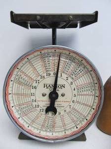 lot 84 image: Vintage Kitchen Items Including Hanson Kitchen Scale
