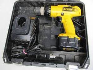lot 88 image: Working DEWALT Model DW953 Cordless Drill wCase