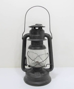 lot 101 image: Feuerhand German Hurricane Lantern No. 260
