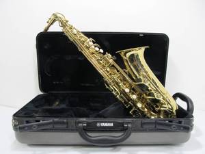 lot 107 image: MENDINI by Cecilio Saxophone wHard Case