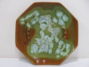 lot 108 image: Mid Century RED WING Art Pottery Ashtray wHorse Design