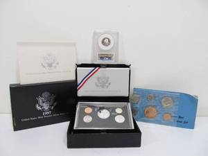 lot 246 image: Lot of US Coins Silver Mint Sets etc