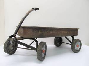 lot 253 image: Vintage RADIO FLYER Metal Wagon