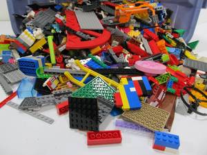 lot 33 image: Large Bin of Assorted LEGOs 