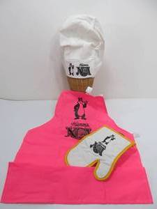 lot 45 image: NOS Vintage HAMMS Beer Promotional Advertising Chefs Hat Apron & Oven Mitt
