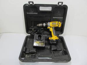 lot 228 image: Working DEWALT Model DC980 Heavy Duty Cordless DrillDriver wCase