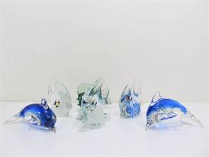 lot 129 image: Group of Art Glass FishDolphin Paperweights etc