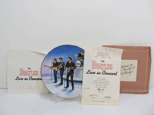 lot 171 image: BEATLES Live In Concert Collector Plate