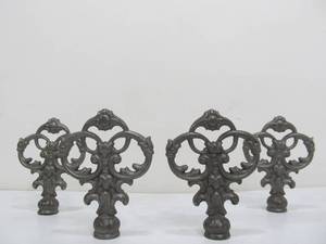 lot 270 image: Lot of 4 Large Vintage Metal Lamp Finials