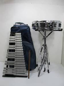 lot 276 image: Nice Condition Xylophone wCase & Snare Drum