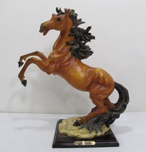 lot 281 image: LARGE Classic Wildlife Collection Rearing Horse Sculpture