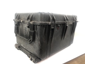 lot 196 image: Large Heavy Duty PELICAN Model 1660 Rolling Equipment Case