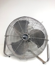 lot 200 image: Working Hampton Bay 20 Floor Fan