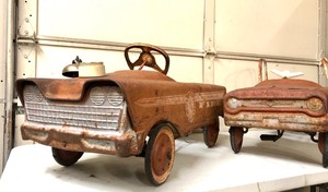 lot 2 image: 2 Vintage Early 60s Metal Fire Engine Pedal Cars - Murray & AMT 