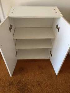 lot 43 image: White Wooden 3 Shelf Storage Unit