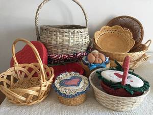 lot 66 image: Decorative Baskets