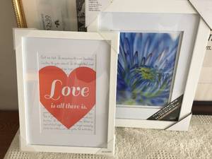 lot 83 image: Picture Frames (NEW)
