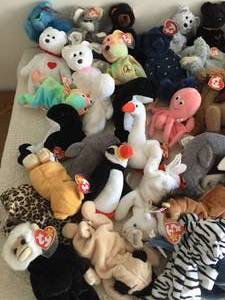 lot 89 image: Large Lot of Beanie Babies