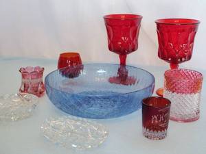 lot 135 image: (10) pc Glassware Home Decor Lot