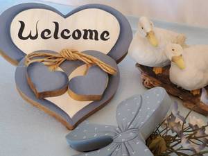 lot 136 image: Duck Statue Home Decor Lot