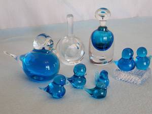 lot 137 image: (2) Perfume Testers & Blue Glass Birds Lot