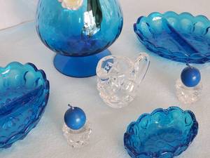 lot 104 image: (7) pc Blue and Clear Glassware Home Decor Lot