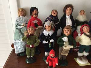 lot 101 image: Christmas Carolers- Byers Carolers
